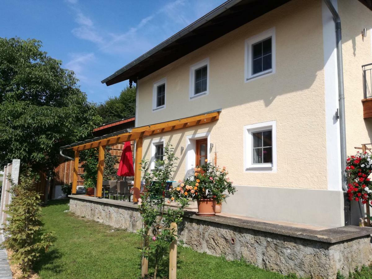 Landhof Ella - Ferienhaus Vor Den Toren Salzburgs Petting Exteriör bild